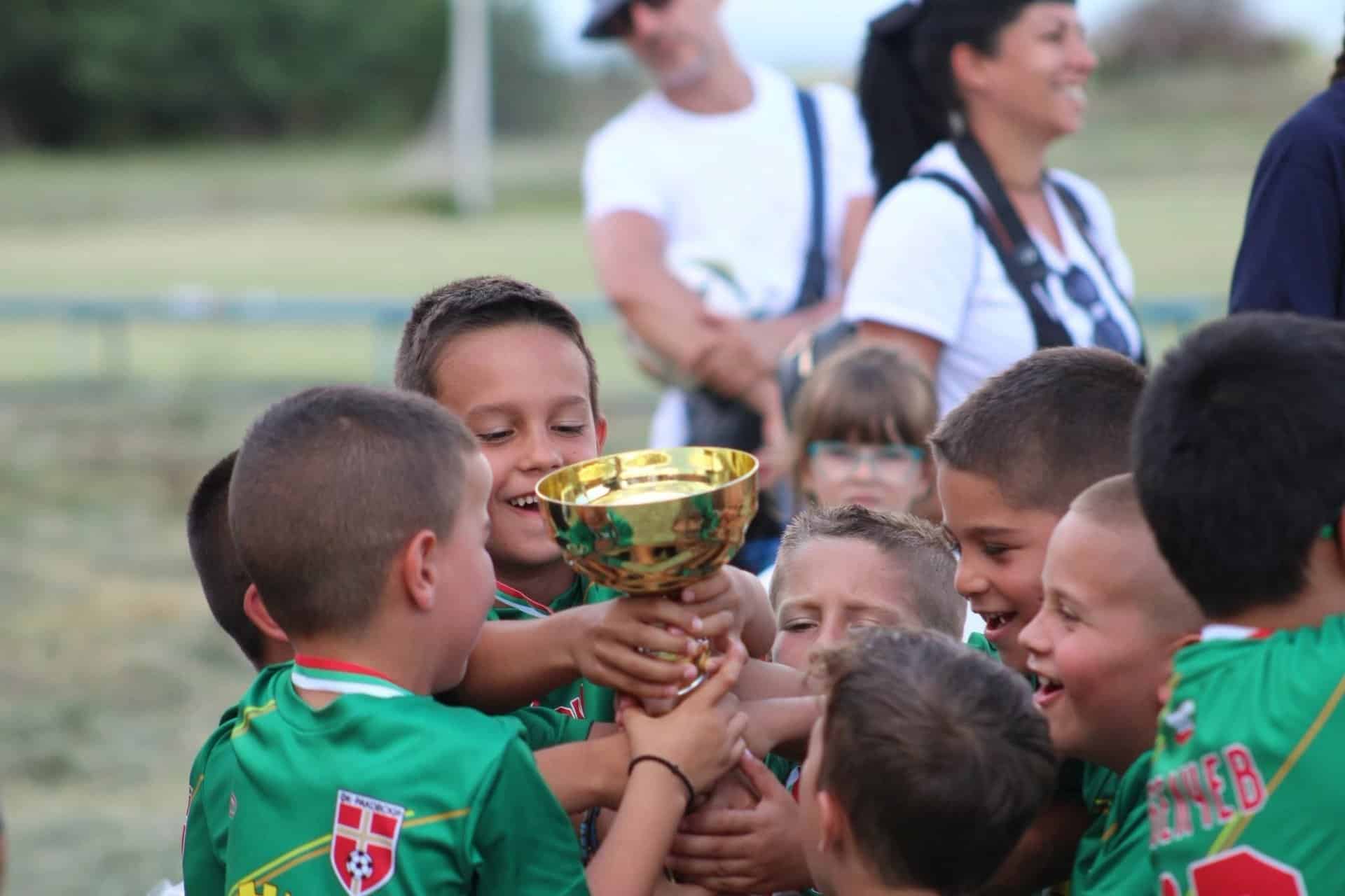 ФК Раковски участва на турнира с два отбора от набор 2019, както и с формациите от набор 2020 и набор 2017. Децата, родени през 2017 г., с треньор Йосиф Лесов реализираха 2 победи и 3 поражения, което им донесе бронзовите медали и заслуженото 3-то място. Раковски 2 (2019), воден от Йосиф Стрехин, игра на високо ниво. Отборът постигна 2 победи, 1 равенство и 2 загуби, като изигра много оспорвани срещи и завърши на 5-то място от 10 отбора. Раковски 1 (2019) бе безспорният шампион на турнира. Под ръководството на своята отлична игра тимът записа 5 победи от 5 мача, спечели турнира категорично и вдигна шампионската купа. Най-малките ни участници – набор 2020, водени от Станислав Работов и Милко Баданов, не успяха да запишат победа, но демонстрираха голямо желание, характер и футболни умения, въпреки че се състезаваха срещу деца на година по-големи. Поздравления за всички футболисти и треньори! Продължаваме да се развиваме, трупаме опит и да изграждаме не само по-добри играчи, но и по-добри хора. Само ФК Раковски!