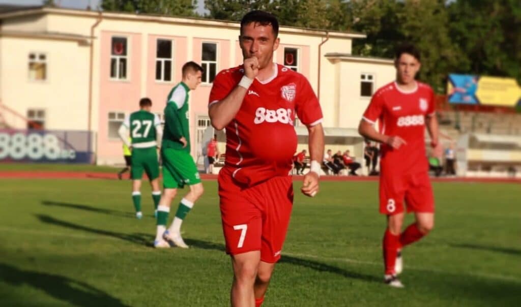 ОФК Хасково честити раждането на син на Беркай Халил Голямото семейство на ОФК Хасково се увеличи с още един член. С удоволствие споделяме прекрасната новина, че днес, 9 юли, нашият футболист Беркай Халил стана баща на син – Матиас. Пожелаваме на бебето и родителите здраве, благоденствие и много споделени победи в живота! Честита радост!