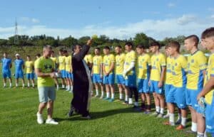 Волов-Шумен 2007 стартира официално летната си подготовка за сезон 2026/27. Преди първото занятие, на което присъстваха 24 футболисти, беше отслужен водосвет за здраве и успехи през новата кампания в Североизточната Трета лига. На церемонията присъства и кметът на Шумен проф. Христо Христов. „Всички започват с настроение, желание и амбиция. Направихме една първа стъпка и вече чакаме първата контрола“, сподели президентът на клуба Иван Станчев. Има и лека промяна в програмата на контролите — мачът срещу Светкавица 2014 (Търговище) беше пренасрочен от 1 август за 29 юли. Контролите на Волов-Шумен 2007 през лятната подготовка: 21.07 – Волов-Шумен 2007 – Олимпик (Варна) 25.07 – Волов-Шумен 2007 – Черно море II (Варна) 29.07 – Волов-Шумен 2007 – Светкавица 2014 (Търговище) 08.08 – Волов-Шумен 2007 – Черноморец (Балчик) 11.08 – Волов-Шумен 2007 – Етър II (Велико Търново) 15.08 – мач за Купата на АФЛ