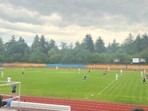 Рилски спортист (Самоков) записа победа в последната си лятна контролa. Шампионът на Югозападната Трета лига и новак в MrBit Втора лига се наложи с 2:0 над Национал (София) в приятелски двубой, игран тази сутрин в Самоков. „Скиорите“ вкараха по един гол в двете полувремена — през първата част точен бе Павлин Чиликов, а през втората се разписа Дейвид Джоров. Отборът завършва подготовката си с баланс 2 победи и 5 загуби в контролните срещи. В четири от петте мача, в които не успя да вземе победа, Рилски спортист се изправи срещу тимове от елита, включително играещия в евротурнирите КФ Малишева от Косово, петия и шестия от родния елит от миналия сезон и силния състав на Славия. Подготовката продължава с очаквания първи официален мач на тима в професионалния футбол в България след 16-годишно прекъсване — Рилски спортист ще приеме Лудогорец II. Двубоят е на 28-ми юли, вторник, от 18:30 часа на стадион „Искър“ в Самоков. Резултати от приятелските мачове на Рилски спортист по време на лятната подготовка: 27.06 – Рилски спортист – Малишева – 1:3 01.07 – Рилски спортист – Арда (Кърджали) – 0:2 04.07 – Рилски спортист – Вихрен (Сандански) – 1:0 08.07 – Рилски спортист – Локомотив (Пловдив) – 0:2 11.07 – Рилски спортист – ЦСКА II – 0:2 15.07 – Славия – Рилски спортист – 3:1 19.07 – Рилски спортист – Национал (София) – 2:0