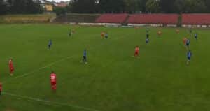 ФК Банско победи с 2:1 дублиращия тим на Левски (София) в контролна среща, играна на стадион „Свети Петър“. Въпреки сериозния дъжд през по-голямата част от мача, двата отбора показаха добра игра. Това бе последната проверка преди началото на сезона — Банско стартира на 1 август с домакинство срещу новака в Югозападната Трета лига Етрополе. В 25-ата минута гостите откриха резултата след бърза контраатака през центъра и подаване към лявото крило. Последва центриране във вратарското поле, където футболист на Левски остана непокрит и прати топката във вратата. Само две минути по-късно домакините изравниха. Вратарят на гостите допусна грешка при изнасяне на топката, Виктор Ергин пресече паса, влезе отляво в наказателното поле и с прехвърлящ удар направи резултата 1:1. В 57-ата минута Банско направи пълен обрат — след изпълнение на ъглов удар отдясно Тодор Пасков с глава прати безпощадно топката във вратата на гостите. В 60-ата минута Пасков пропусна още една възможност за увеличаване на преднината, след като стреля отблизо, но над вратата. До края на полувремето и двата тима организираха няколко добри атаки, но резултатът остана непроменен. ПРОГРАМА 25 юни, Първа тренировка 4 юли, Банско – ОФК Костинброд 0:1 7 юли, Банско – ФК Дукаджини (Косово) 1:31:0 Георги Азизин (44) 11 юли, Банско – Ботев (Ихтиман) 1:21:0 Жоро Рошков 15 юли, 18:00 часа, ФК Банско – Беласица 0:0 18 юли, ФК Банско – Струмска слава 4:2Ибрахим Шериф (2), Виктор Ергин, Георги Фикиийн 22 юли, ФК Банско – ФК Кюстендил 3:1Радослав Рашев, Жоро Рошков, Теодор Чолев 24 юли, Банско – Левски 2 (София) 2:1Виктор Ергин, Тодор Пасков
