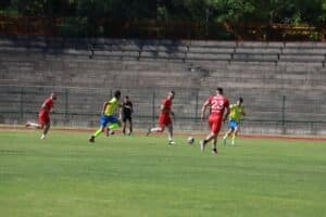 ОФК Хасково организира международна контрола срещу Пантракикос Комотини ОФК Хасково уреди международна проверка — „червените“ ще приемат спечелилия промоция за второто ниво на гръцкия футбол Пантракикос Комотини. Контролата ще бъде четвърта за отбора по време на лятната подготовка и е насрочена за вторник, 28 юли, от 18:30 часа на стадион „Хасково“. Пантракикос се връща сред професионалистите в Гърция след спечелване на една от групите в Трета дивизия и ще запише сезон номер 20 във второто ниво. В рамките на почти 60-годишната си история отборът има и шест сезона в елита, като последният му престой там е през 2015/16. До момента ОФК Хасково има в активa си една победа, едно равенство и една загуба в трите проведени контроли. След срещата с Пантракикос следва двубой с Розова долина (Казанлък). Пълен списък с контролите на ОФК Хасково това лято: 11.07 – ОФК Хасково – Марица (Пловдив) – 1:3 18.07 – ОФК Хасково – Арда (Кърджали) U19 – 5:1 25.07 – ОФК Хасково – Родопа (Смолян) – 2:2 28.07 – ОФК Хасково – Пантракикос Комотини (Гърция, 2 див) – 18:30, стадион „Хасково“ 01.08 – ОФК Хасково – Розова долина (Казанлък)