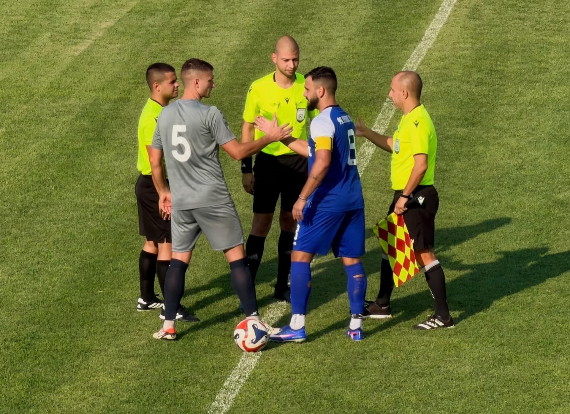 Загорец победи ФК Ямбол с 2:1 в последна контрола преди сезона ФК Ямбол загуби от Загорец Нова Загора с 1:2 в последната си контрола преди старта на сезона в Югоизточната Трета лига. Георги Динков изведе гостите от Ямбол напред през първото полувреме и при 1:0 за гостите приключи първата част. В началото на второто полувреме Йордан Йорданов от състава на Загорец изравни, след като засече отблизо центриране по земя за 1:1. Георги Георгиев оформи победата за Загорец — след изпълнен ъглов удар топката бе отклонена на първа греда в задната част на вратата, откъдето Георгиев я засече с глава за крайното 2:1.