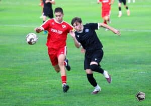 Юношеският тим на Банско U17 победи Динамо (Сухуми) от Грузия с класическото 3:0. Младите таланти също бяха част от международното футболно лято с EVIMA. Двубоят предостави отлична възможност на футболистите и на двата клуба да натрупат ценен международен опит и да премерят сили в условията на качествена предсезонна подготовка.