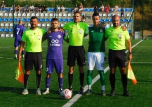 Ком (Берковица) взе точка при визитата си на дублиращия отбор на Етър Ком (Берковица) завърши 2:2 при гостуването си на дублиращия отбор на Етър (Велико Търново) в първия кръг на новия сезон в Северозападната Трета лига. Воденият от старши треньора Венци Иванов тим от Берковица можеше да тръгне с победа, но допусна изравнителен гол няколко минути преди края на срещата. Домакините от Велико Търново поведоха в резултата в 20-ата минута след гол на Калоян Ненчев. Само в рамките на няколко минути обаче Ком осъществи обрат до 2:1 след две попадения на Ивайло Тодоров. Той изравни за 1:1 в 32-ата минута след асистенция на Даниел Огнянов и изведе Ком напред в резултата в 40-ата минута. През втората част берковчани имаха три чисти ситуации да оформят по-комфортен аванс, но против логиката на случилото се, домакините от Етър успяха да стигнат до изравняване в 82-рата минута, отново чрез Ненчев. В стартовия състав на Ком (Берковица) имаше шест нови попълнения; в тима стартираха петима родени през 2008 г., един през 2007 г. и двама през 2006 г.