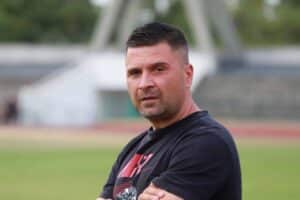 ОФК Хасково победи Димитровград с 3:0 като гост в регионалното дерби и старши треньорът Живко Желев изрази удовлетворение от представянето на отбора. „Изпуснахме много възможности още през първото полувреме, а както тръгна второто, можеха да станат головете поне 5. Момчетата играха много добре. Виждам, че не сме най-класният отбор, но всички излизат, дават всичко от себе си и печелим с колектив. Смятам, че ако продължаваме така, ще се подобрим значително с времето. Осемнадесети сме по бюджет в групата, но не пречи да се представяме добре“, сподели Желев за официалния сайт на клуба, изработен по инициативата Дигитален Спорт на bookmaker-ratings.bg Това е втори успех за ОФК Хасково срещу Димитровград през сезона — по-рано тимът победи с 2:0 у дома за Купата на България. „Победите в дербито са по-сладки. Радваме се много на този успех, но от утре го забравяме този мач и мислим за срещата с Атлетик (Куклен), защото може и да са загубили с 0:7, но това не трябва да ни подвежда. Крив отбор са и не сме в състояние да подценяваме когото и да е“, каза още Желев.