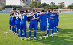 ФК Ямбол разби Атлетик (Куклен) с 7:0 ФК Ямбол постигна категорична победа като гост над Атлетик (Куклен) с резултат 7:0 в последния кръг на Югоизточната Трета лига. Проверка показва, че това е първата толкова убедителна победа на ямболии в Трета лига от повече от 9 години. За последно тимът побеждава с 9:0 Свиленград през есента на 2017 година в мач от 4‑ия кръг на шампионата. В края на същия сезон ФК Ямбол изпада. В следващите сезони клубът не е реализирал повече от 6 гола в един мач. Последната по‑голяма победа е с 6:0 на 3 юни 2023 година (последен кръг от сезона) срещу Верея.