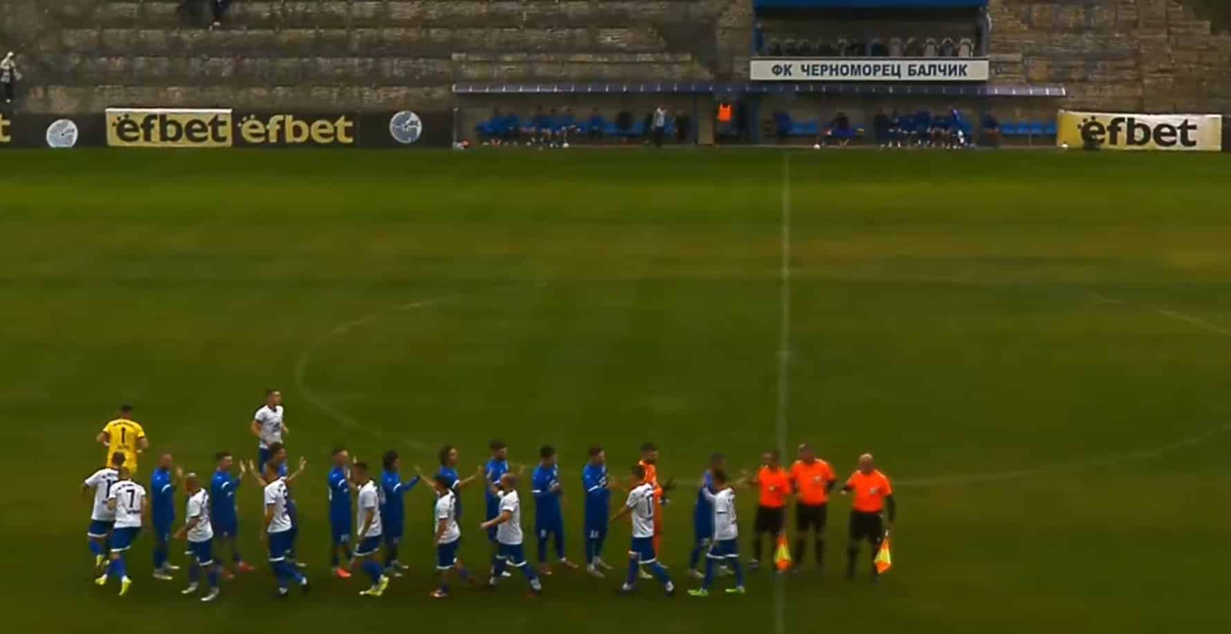 Черноморец (Балчик) победи с 1:0 Светкавица 2014 (Търговище) във второто си домакинство за сезон 2026/27 в Североизточната Трета лига. Двубоят от седмия кръг бе доминиран от балчиклии, които обаче пропуснаха редица положения през целия мач. Шампионите стартираха много активно и още преди да изтекат 30 секунди създадоха първата си голова възможност, но пропуснаха. Логичното се случи в 26-ата минута, когато Борис Стойков реализира дузпа, отсъдена за нарушение срещу Мартин Янакиев. До почивката „чайките“ пропуснаха още няколко шанса да удвоят аванса си. През втората част тимът продължи да бъде по-активен и да създава положения, но до нов гол не се стигна. Все пак Черноморец заслужено взе трите точки. В следващия си мач Черноморец е гост на четвъртодивизионния Атлетик (Провадия) за Купата на Аматьорската лига. Двубоят е в сряда, 30 септември, от 16:00 часа. След това тимът ще приеме Етър (Велико Търново) в мач за Купата на България в събота, 3 октомври, от 14:00 часа.