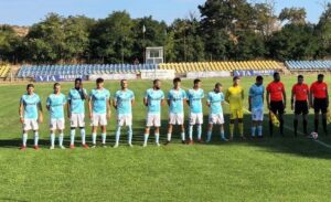 Созопол победи Секирово с 3:2 в драматичен мач от 8-ия кръг ФК Созопол надделя над Секирово с 3:2 в среща от 8-ия кръг на Югоизточната Трета лига. Двубоят в село Българово бе изключително драматичен и се отличаваше с добро ниво за стандартите на Трета лига. За успеха два гола вкара Борислав Трендафилов, а третото попадение реализира щатният голмайстор Глен Хабимана. Това е трети пореден мач, в който възпитаниците на Петър Кюмюрджиев остават без поражение и тимът заема 6-ото място във временното класиране, на три точки зад четвъртия ФК Ямбол.