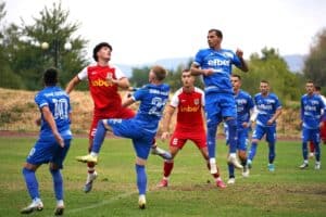 ОФК Левски 2007 е областен първенец на Плевен в Купата на Аматьорската лига ОФК Левски 2007 спечели областния финал на Плевен в турнира за Купата на Аматьорската лига. В среща, изиграна по-рано днес в град Левски, тимът разгроми Партизан (Червен бряг) с 7:0. Гостите пристигнаха с юношеския си състав, затова старши треньорът на победителите заложи предимно на млади играчи и включи едно момче от детския отбор. С този успех ОФК Левски 2007 си осигури участие в междуобластните квалификации, които ще определят представителя на Северозападна България в топ 4 на надпреварата. Клубът също така е договорил приятелски мач за събота, 3-ти октомври — първия от общо два уикенда без официални двубои. Съперник в проверката ще бъде ОФК Павликени. Часът и мястото на контролата все още не са уточнени.