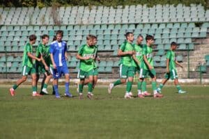 Пирин Гоце Делчев (U17) победи Пирин (Разлог) с 4:1 Юношеският отбор на Пирин Гоце Делчев (U17) надделя над Пирин (Разлог) с 4:1 в мач от първенството за юноши младша възраст – Зона Кюстендил. Старши треньор на тима е Виктор Шишков. Домакините решиха до голяма степен изхода на срещата още преди почивката. За победата се разписаха Константин Попов, Лазар Лясков, Йосиф Стефанов и Димитър Мигдин. Поздравяваме целия отбор и техния треньор и им пожелаваме мъжки "битки" и все повече успехи.