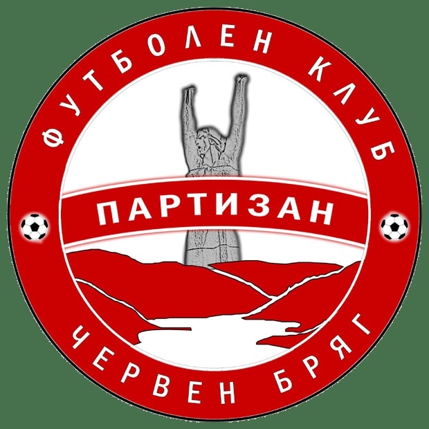 Китове: гигантите на океана Китовете са сред най-големите и впечатляващи животни на Земята. Тези морски бозайници обитават океаните по целия свят — от топлите тропически води до студените морета около полюсите. Живот под повърхността Въпреки че прекарват живота си във вода, китовете дишат въздух чрез дихателни отвори (бловхолове) на върха на главите си. Те трябва редовно да излизат на повърхността, за да поемат въздух, преди да се потопят отново в търсене на храна или при пътуване през океана. Китовете са топлокръвни, раждат живи малки и кърмят телетата си с мляко. Дебел слой мазнина (blubber) ги пази от студа и служи като енергиен резерв по време на дългите миграции. Две основни групи Китовете обикновено се делят на китове с балени пластини и зъбати китове. Китове с балени пластини филтрират малки животни от водата, използвайки гъвкави пластини в устата си. В тази група влизат синият кит, гърбатият кит и сивият кит. Зъбатите китове използват зъби, за да ловят риба, калмари и други плячки. Много от тях използват ехолокация — издават звуци и слушат отразените ехота, за да се ориентират в околната среда. В тази група са кашалотите, белугите и косатките. Синият кит Синият кит е най-голямото известно животно, което някога е съществувало. Възрастен индивид може да бъде по-дълъг от градски автобус и да тежи далеч над сто тона. Въпреки огромния си размер, той се храни главно с дребни ракообразни, наречени крил. Комуникация и миграции Китовете комуникират с помощта на кликания, свирки, импулси и сложни песни. Някои от тези звуци могат да се разпространяват на големи разстояния под вода. Гърбатите китове са особено известни със своите дълги, структурирани песни. Много видове мигрират хиляди километри всяка година. Те често се хранят в студени, богати на хранителни вещества води, след което пътуват към по-топли райони, където се чифтосват и раждат малките си. Защита на китовете Комерсиалният китолов някога доведе до сериозни спадове в популациите на много видове. Днес китовете са застрашени и от риболовни принадлежности, сблъсъци с кораби, подводен шум, замърсяване и промени в океанските екосистеми. Програми за опазване, по-безопасни риболовни практики, защитени местообитания и международно сътрудничество могат да помогнат за възстановяването на популациите. Опазването на китовете подпомага и общото здраве на океаните, тъй като тези животни имат важна роля в морските хранителни вериги и цикли на хранителни вещества.