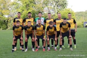 ОФК Павликени спечели с 2:0 срещу Етър II в IX кръг ОФК Павликени записа втора победа в Северозападната Трета лига за сезон 2026/27, след като победи Етър II (Велико Търново) с 2:0 в домакинството си от IX кръг на шампионата. След шест поредни поражения тимът на Димо Атанасов показа, че отново може да печели срещите си. За последно Павликени бе триумфирал още в първия кръг, на 22 август, когато победи Левски 2007 — между двете победи минаха почти два месеца. В следващия кръг Павликени ще гостува на Янтра (Полски Тръмбеш). Срещата от X кръг е в петък, 23 октомври, от 15:00 часа.