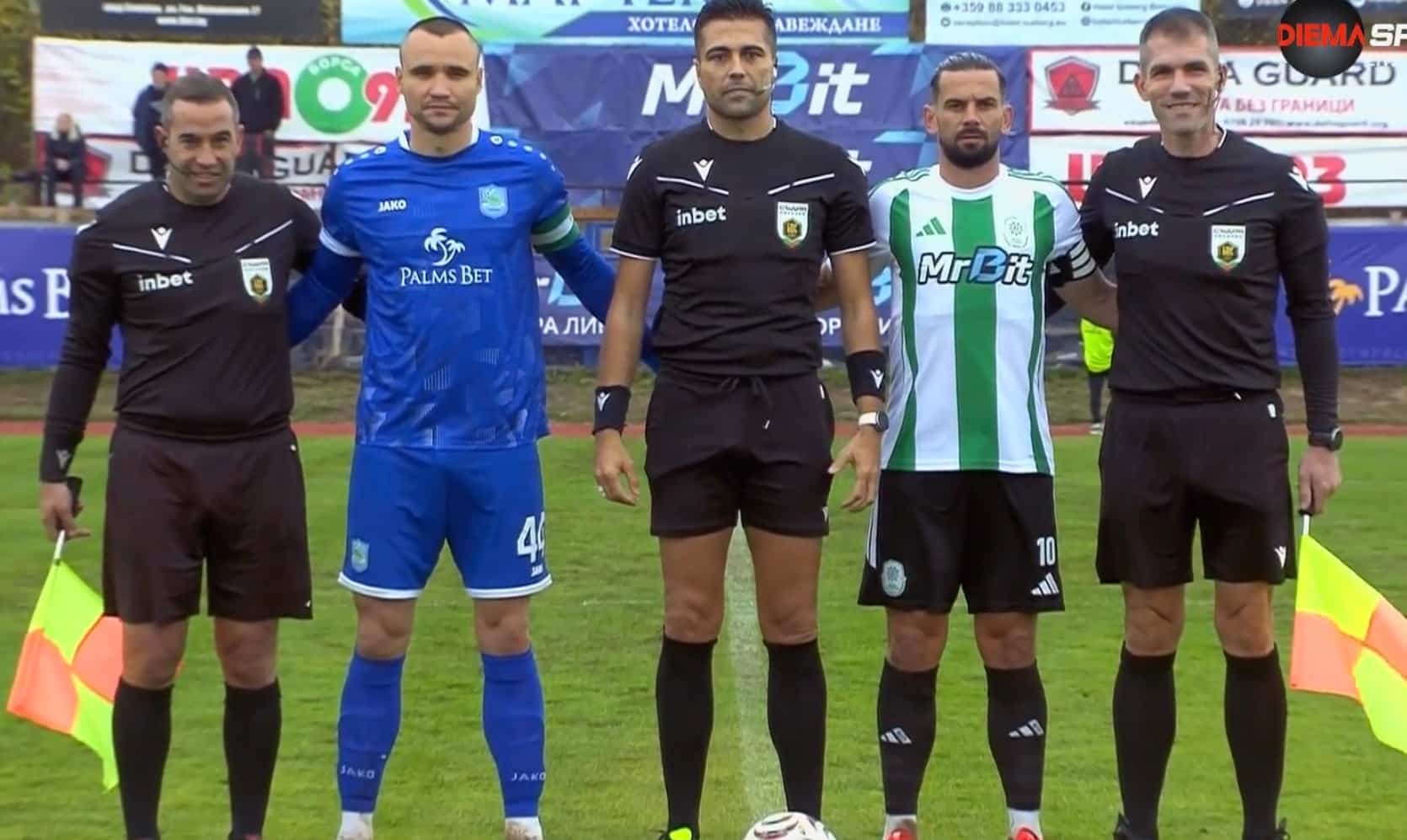 Рилски спортист и Вихрен завършиха 0:0 в Самоков Рилски спортист (Самоков) завърши при резултат 0:0 срещу Вихрен (Сандански) в мач от 14-ия кръг на MrBit Втора лига. Този реми оставя „скиорите“ с едно поражение в последните пет шампионатни срещи, а гостите благодарение на точката временно заемат първото място в класирането. Първата чиста ситуация в двубоя дойде в осмата минута, когато Георги Божилов бе изведен сам срещу вратаря на Вихрен, но пропусна. В 24-ата минута Преслав Йорданов намери очертанията на вратата с точен удар, който обаче бе спасен от Ивайло Неделчев. През втората част Рилски спортист натисна повече и създаде няколко голови положения, но не успя да ги реализира. В следващия си мач от 15-ия кръг Рилски спортист гостува на дубъла на ЦСКА. Срещата е в понеделник, 9 ноември, от 14:30 часа.