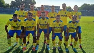 ФК Димитровград 1947 победи Гигант (Съединение) с 4:1 ФК Димитровград 1947 постигна победа с 4:1 над Гигант (Съединение) в домакинския си мач от 13-ия кръг на Югоизточната Трета лига. Тимът записа трети пореден успех в шампионата и се изкачи до десетото място във временното класиране. Георги Георгиев откри резултата в 14-ата минута, с което първата част приключи при 1:0. През втората част Георгиев реализира втори гол за 2:0. След това Христо Крайчев се разписа два пъти, оформяйки преднина 4:0, а крайният резултат оформи Аурел Мусай. В следващия си мач Димитровград отново ще играе у дома — в среща от 15-ия кръг тимът приема Атлетик (Куклен) в събота, 7 ноември, от 14:30 часа.