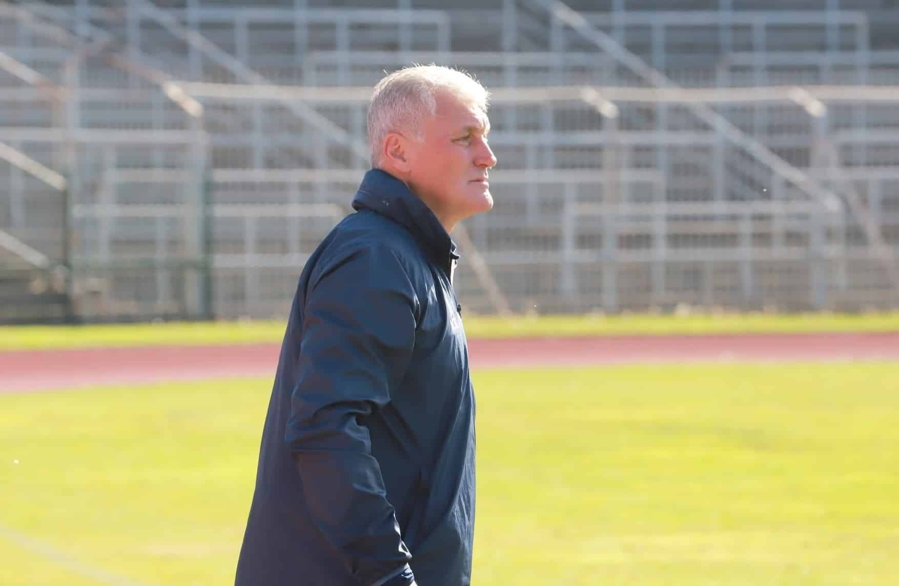 Марица (Милево) победи Розова долина (Казанлък) с 2:0 и записа поредна победа в Югоизточната Трета лига. „Труден мач, но се справихме срещу много добре организиран отбор, който играе доста компактно в защита. През първото полувреме ни бе по-трудно да пробием отбраната им, но в крайна сметка намерихме път към вратата и заслужено спечелихме“, коментира старши треньорът Иван Кочев пред официалния сайт на Марица (Милево). „Имах някои проблеми с липсващи футболисти – двойката централни защитници Стоян Митев и Михаил Митев остана на резервната скамейка, а Ангел Здравчев пропусна срещата. Винаги съм казвал, че това дава възможност да правя ротации и всички футболисти да получат шанс за изява. Благодаря им за днешното поведение, защото вложиха доста старание и усилия, за да спечелим нови три точки“, добави наставникът. „Искам Марица (Милево) да има облик и се стараем да го изграждаме с всеки изминал мач. Искам да побеждаваме и да се държим в челото на класирането“, завърши Кочев.